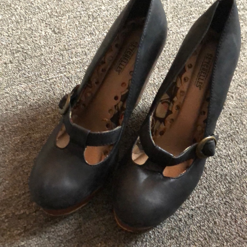 Seychelles heels